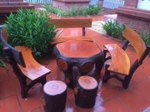 bàn ghế đá giả gỗ giá sỉ