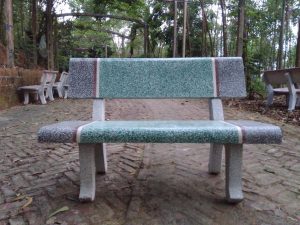 ghế đá công viên màu xanh xám