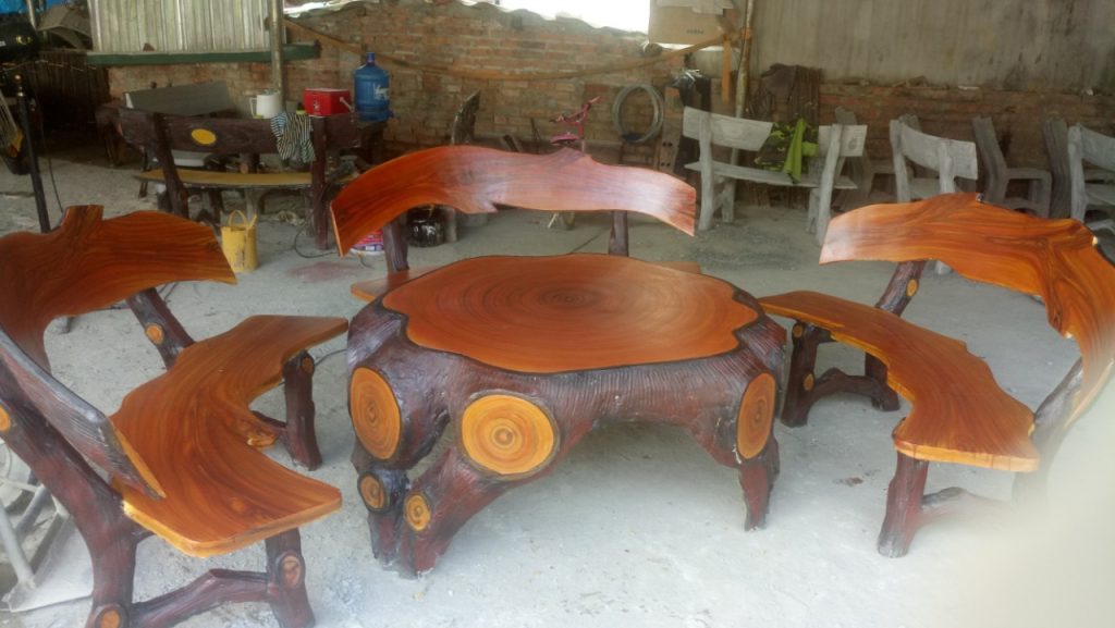 bàn ghế xi măng gốc cây