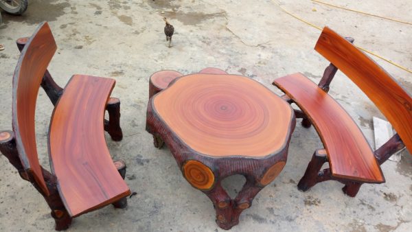 bàn ghế đá giả gỗ 351